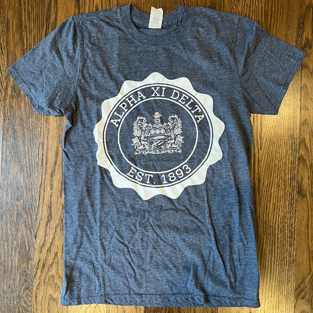Alpha Xi Delta white tee with crest